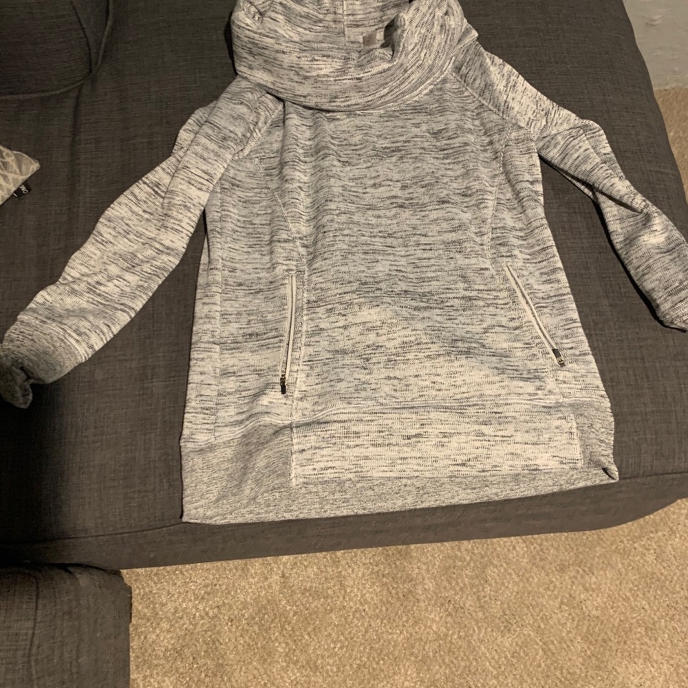 Zella pullover
